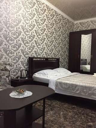 Гостиница Guest house Mariika Геленджик Люкс с кроватью размера «king-size»-2