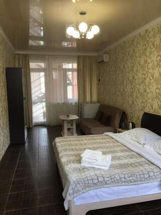 Гостиница Guest house Mariika Геленджик Люкс с террасой-1
